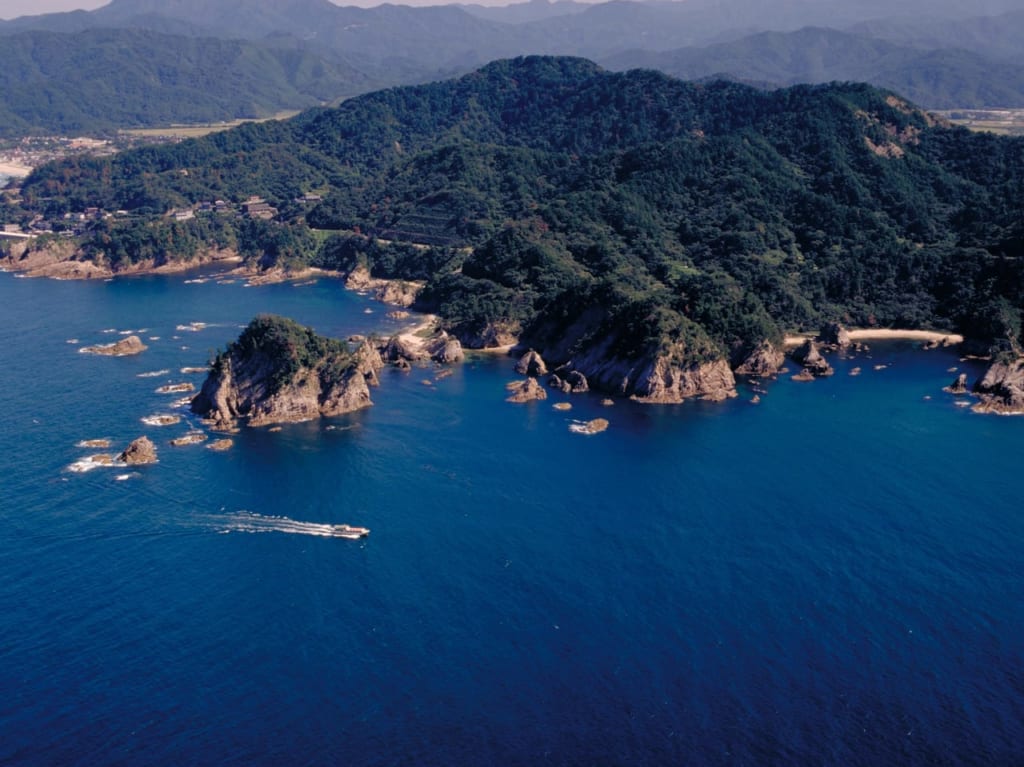 瑠璃紺色の浦富海岸