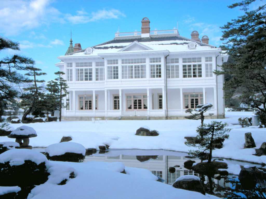 雪景色の仁風閣